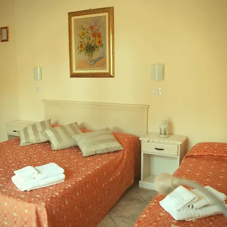 Отель Franca 3*