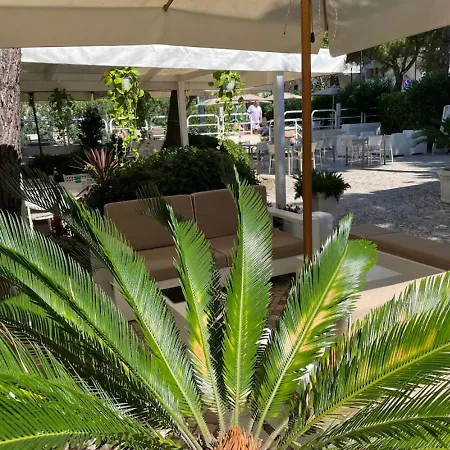 فندق Franca 3*