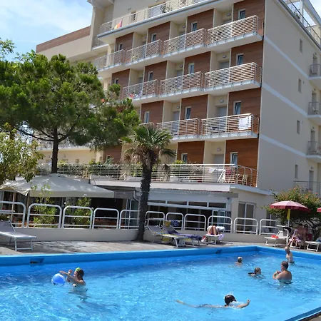 فندق Franca 3*