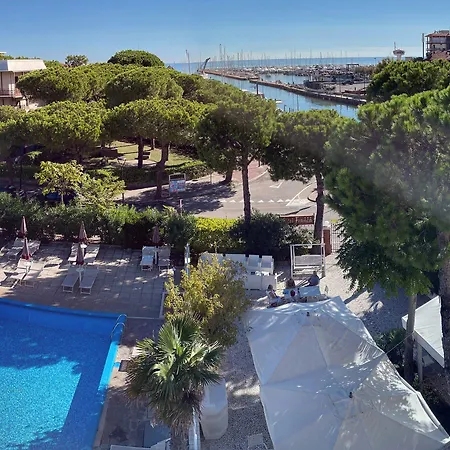 Hotel Franca 3*